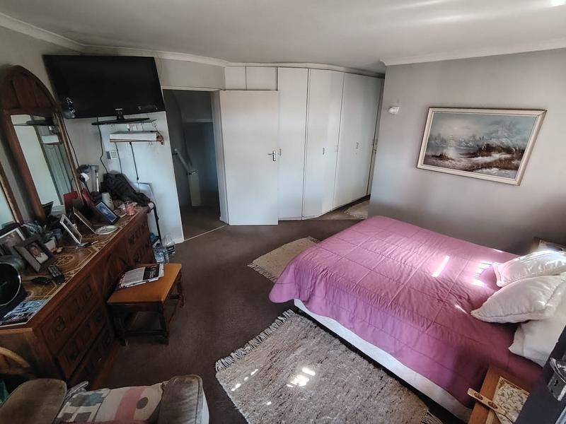 4 Bedroom Property for Sale in Wavecrest Eastern Cape